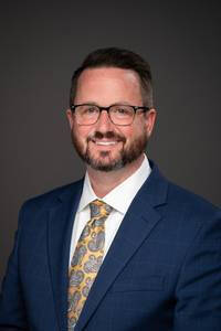 Portrait of Aaron Lowen